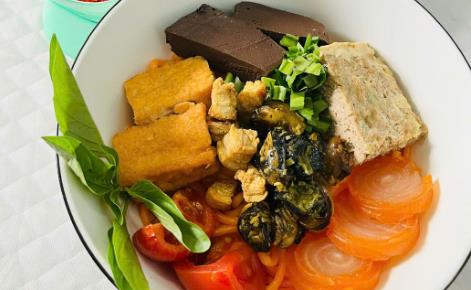 Bún Riêu - Bún Chả Giò Cậu Út - Nguyễn Cửu Vân