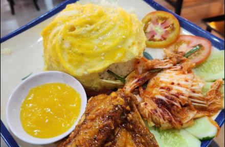 Cơm Gà Lốc Xoáy - Sốt Bơ Trứng