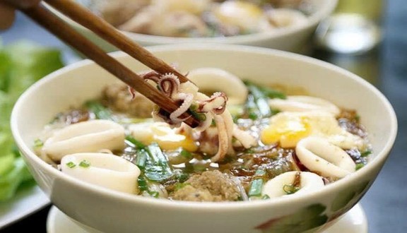 Hủ Tiếu Mực Ông Diệm - Nơ Trang Long