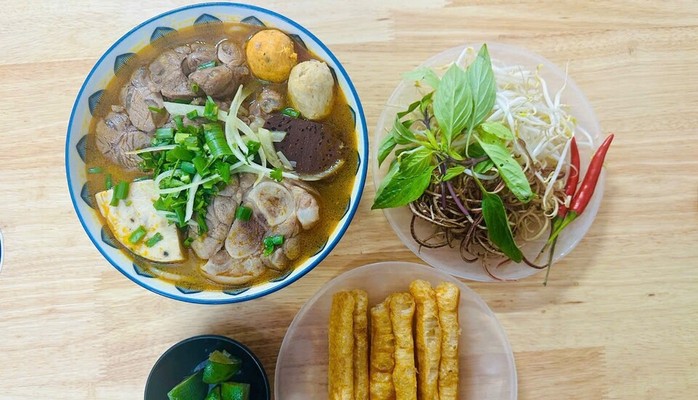 Bún Bò Huế - O Hiền
