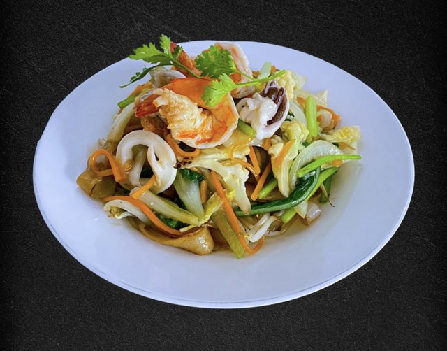 Cơm Gà Xối Mỡ & Đồ Ăn Vặt - 33 Quán