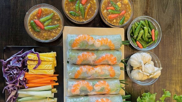 Tiệm Cuốn Cờ Đỏ