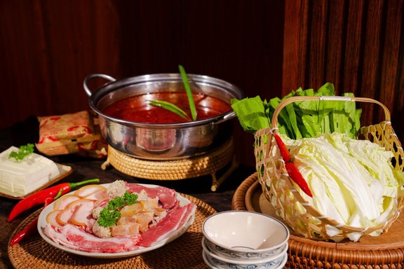 Lẩu Bò Tứ Xuyên - Nguyễn Tư Giản