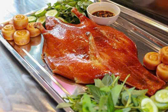 Vịt Quay Da Giòn Thiên Ân - Vịt Quay Thảo Mộc - 252 Trương Định