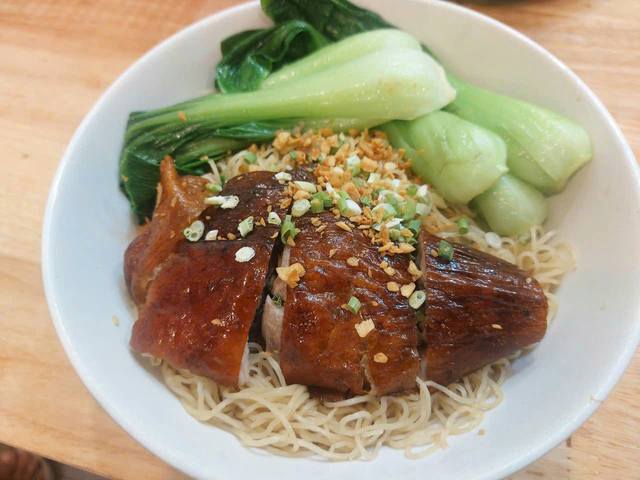 A Yip - Cơm HongKong & Vịt Quay - Nguyễn Thị Thập