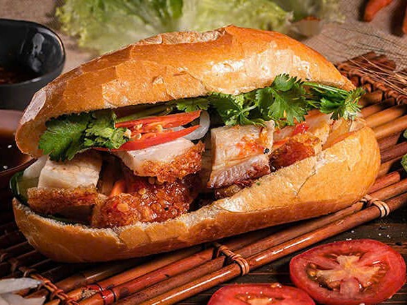 Bánh Mì Heo Quay Ruby - Đường 3 Tháng 2