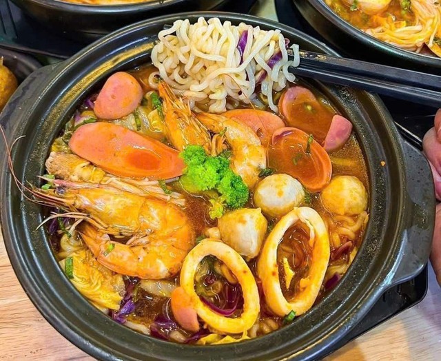 Tiệm Ăn Vặt Nhà Bon - Bún Đậu & Mỳ Cay - Nhật Tảo