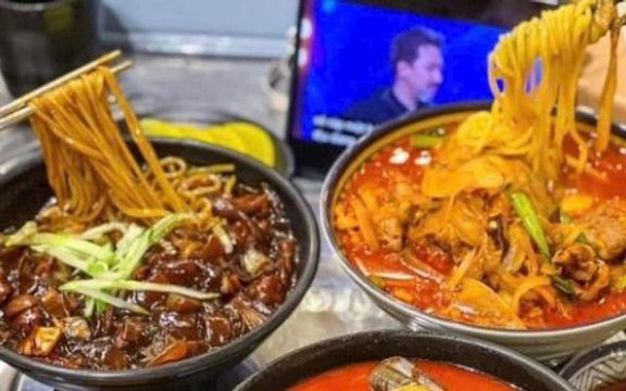 Truyền Thuyết Champong - Phú Nhuận