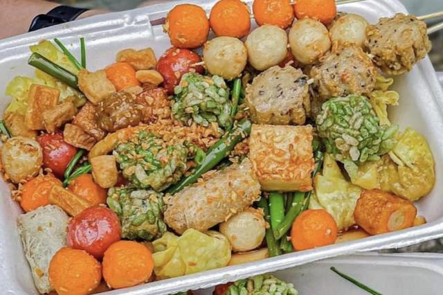 Bánh Mì Thịt Nướng & Viên Chiên C92 - Xóm Chiếu