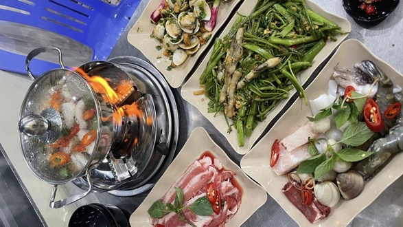 MINILAU - Lẩu Thái, Ốc Sốt & Cơm Trưa