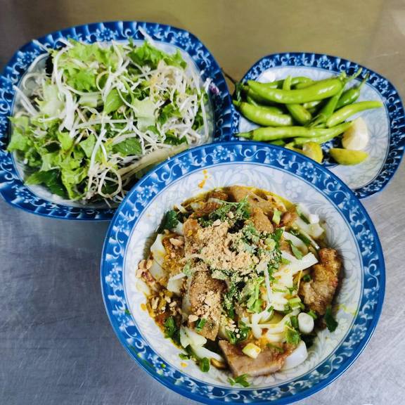 Mỳ Quảng Bà Xuân - 77 Hà Huy Tập