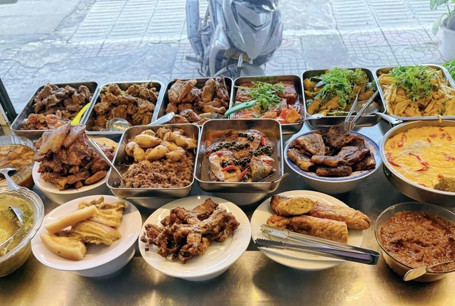 Quán Cơm Ngọc - Hùng Vương