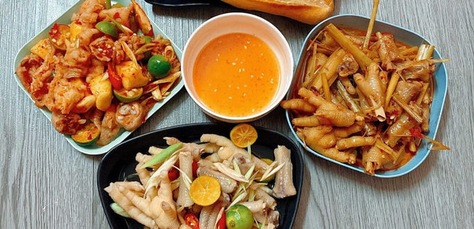 Chân Gà Xào Cay - 50 Trần Quý Cáp