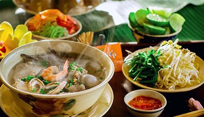 Dì Tư - Hủ Tiếu, Mì Trộn & Bún Thái - Nguyễn Văn Cừ