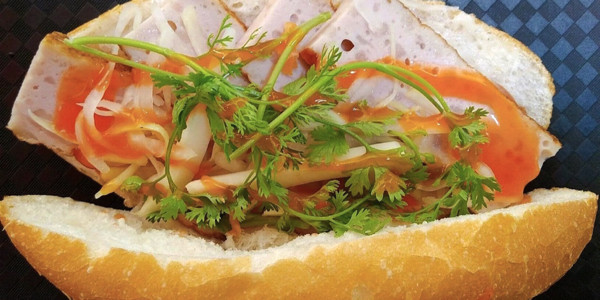 Bánh Mì Chả Nóng Long Đỉnh - Duy Tân