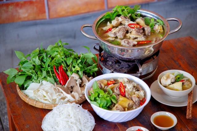 Nhà Hàng Trung Hành - Lẩu Gà Lá É, Bê Tươi & Các Món Nhậu