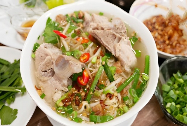 Quán Cây Bàng - Hủ Tiếu, Bún Riêu & Bún Bò - Bùi Văn Hoà