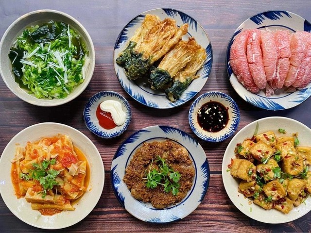 Tiệm Chay Tulip - Cơm, Bún & Bánh Mì - Lê Văn Lương