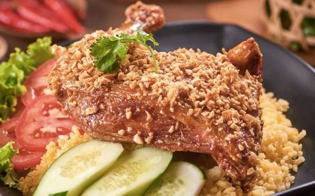 Cơm Gà Xối Mỡ A Long - 59 Nguyễn Thị Tần