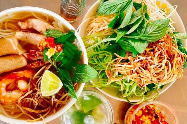 Bún Nước Lèo Sóc Trăng Cẩm Vân - 296 Mã Lò