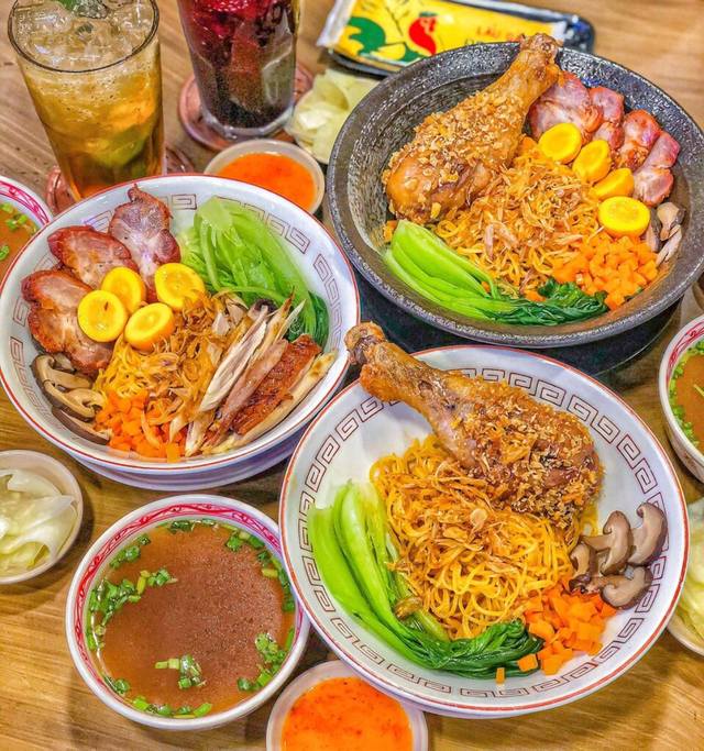 Mì Trộn & Trứng Cuộn - HatTie