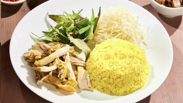 Hương Vị Miền Trung - Cơm Gà Hội An, Gỏi Vịt & Cháo Vịt