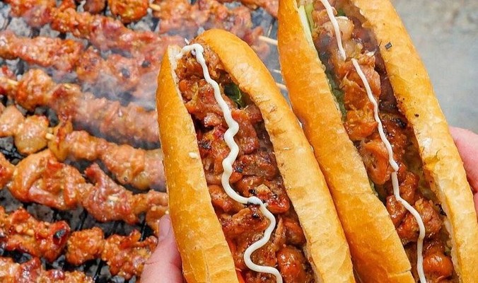 Sạp Hàng Xén - Bánh Mì Thịt Xiên Nướng & Xôi Pate Trứng Ốp