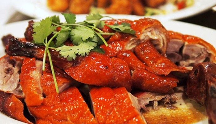 Vịt Quay Lá Móc Mật - Gà Quay Ngũ Vị - 411 Hùng Vương