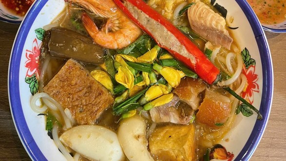 Quán Bún Hé - Đường Hoà Bình