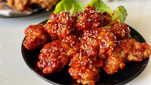 Ăn Vặt Đêm - Gà Viên Sốt Cay