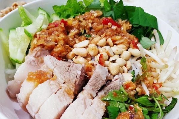 Bún Mắm Nêm Ngon, Gỏi Tai Heo & Chè Ngọt Nhẹ - Anh Béo - KDC Gia Hoà