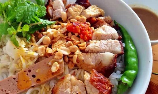 Quán Cô Sữa - Bún Mắm, Bánh Tráng Đập & Bánh Căn