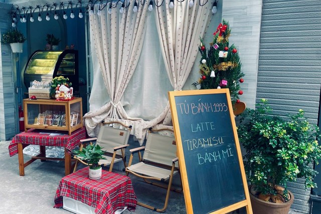Tủ Bánh 1993 - Tiramisu & Latte
