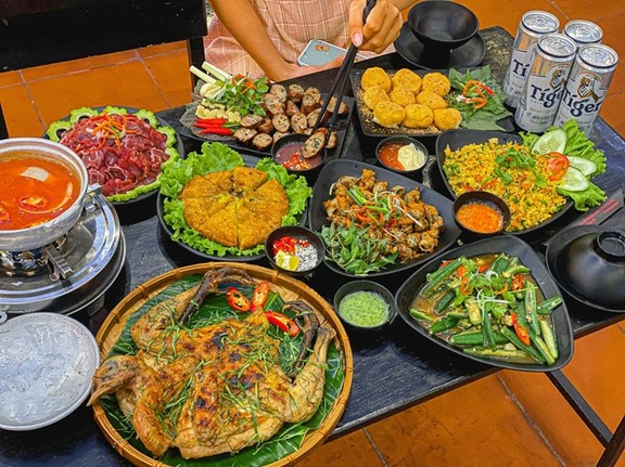 Bia Cỏ Quán - Ngõ 2 Phùng Hưng