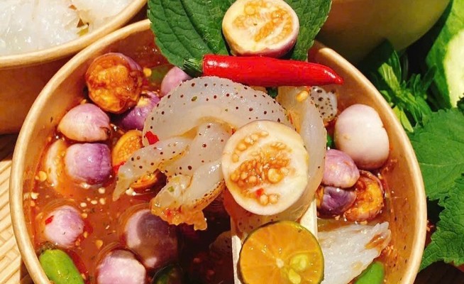 Gà Ủ Muối & Gỏi Sứa Minh Long - Nguyễn Du