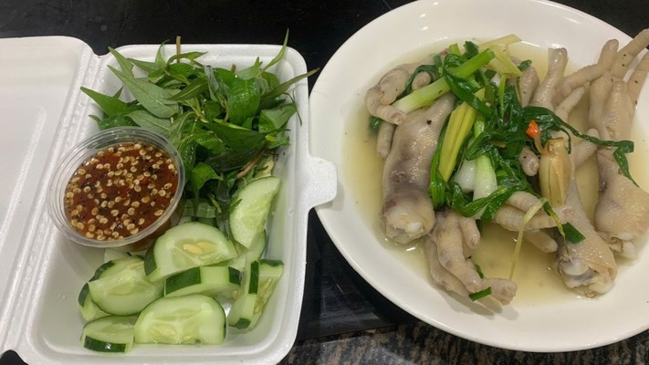 Chân Gà Hấp Hành Cô Châm