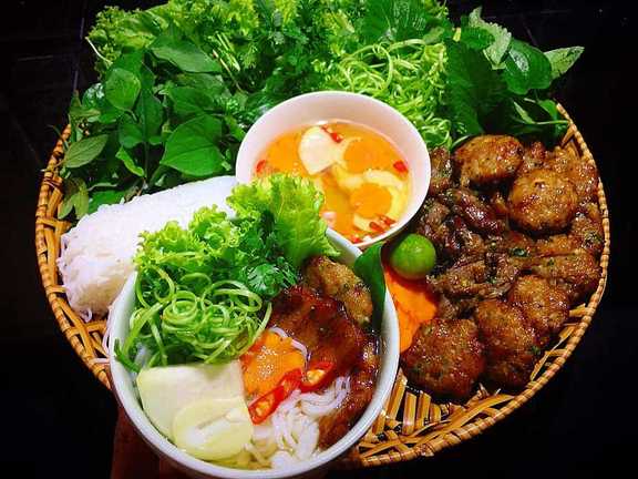 Bún Chả Hà Nội 82 - Phan Văn Trị