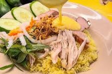 Cơm Gà Ta Xé Sốt Trứng Nha Trang