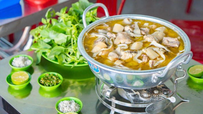 Lẩu Gà Lá É Tao Ngộ - 556 Hoàng Thị Loan