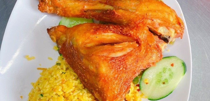 Cơm Gà Xối Mỡ Như Ý 4 - Triệu Việt Vương