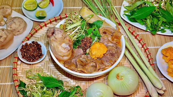 Bún Bò Cô Ba Cà Mau - Bún Bò - Tân Phú