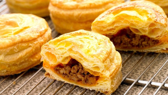 Neeso - Tiệm Bánh Pateso - Lê Văn Lương