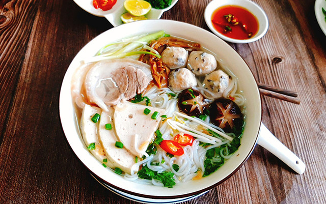 Bún Mọc, Hủ Tiếu & Mì Sườn Bò Viên Tứ Quý - Vườn Chuối