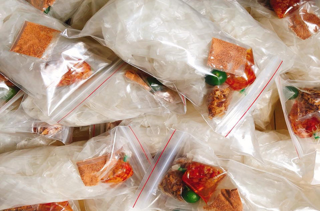 Bánh Kẹo Nhà Nguyên - Bánh Tráng Trộn & Bánh Tráng Phơi Sương - Thủ Đức