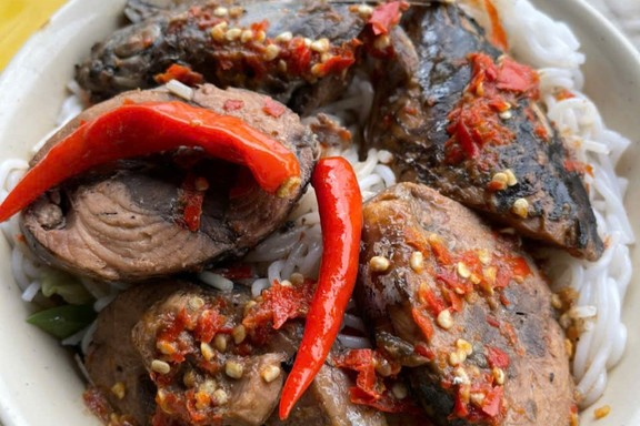 Bún Cá Ngừ Trộn Cay - Quán Nhà Vàng