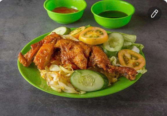 Cơm Gà Xối Mỡ 31 - Lê Đình Cẩn