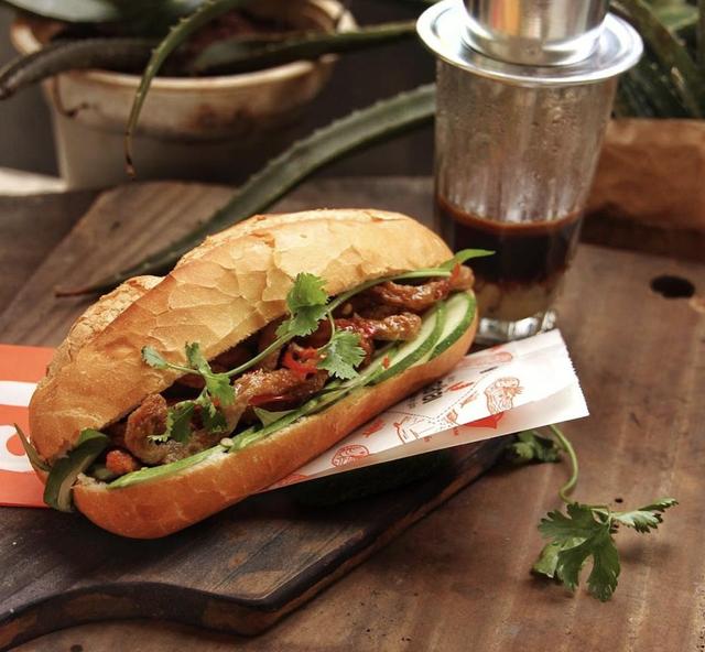Bánh Mì Sài Gòn - 132 Trần Cung