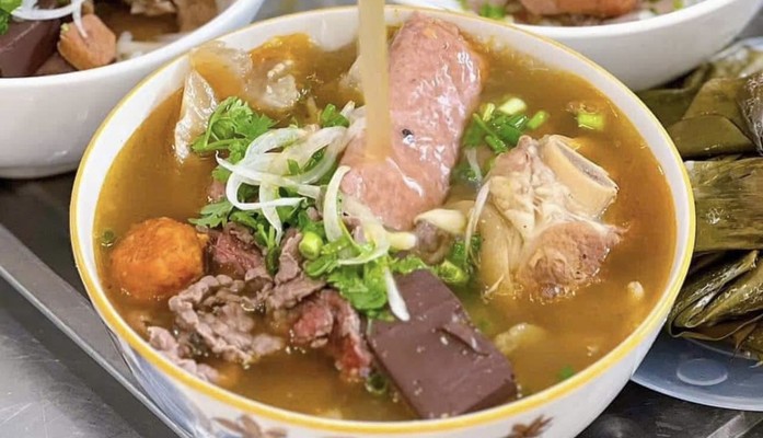 Ẩm Thực Huế Hương Giang - Bún Bò Huế, Bún Mắm Nêm & Nem Lụi - 249 Đình Hương