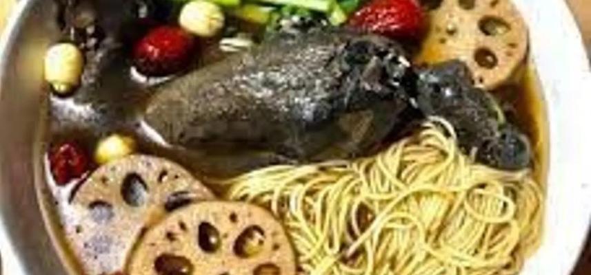 Hải Quang 4 - Gà Ác Tiềm, Mì Vịt Tiềm & Sâm Bổ Lượng