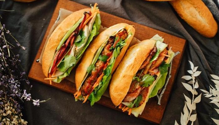Tiệm Bánh Mì Ời!